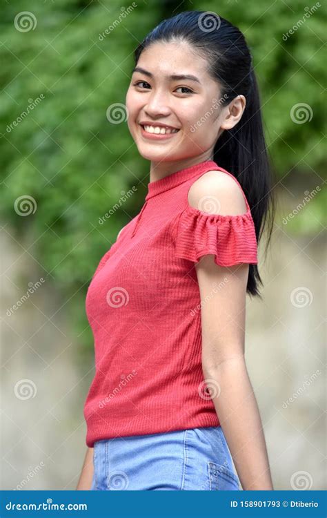 Maintaining a “good girl” position: Young Filipina women .